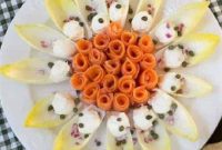 Smoked Salmon Rosettes and Crème Fraîche on Endive