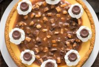 Golden Caramel Toffee Cheesecake