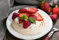 Crafting Adorable Mini Pavlovas