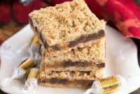 Chewy Caramel Oat Bars