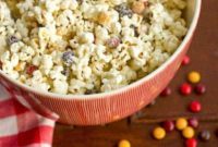 Frosted White Chocolate Popcorn