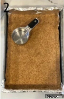 Crust for cheesecake bars.